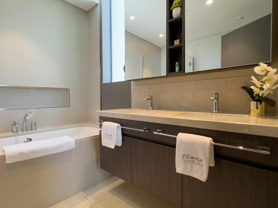 Apartment 3br Maids With Full Burj Khalifa Views Dubai