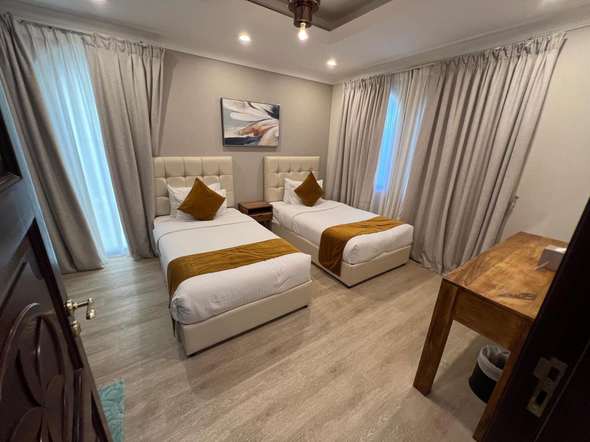 Villa Living In *