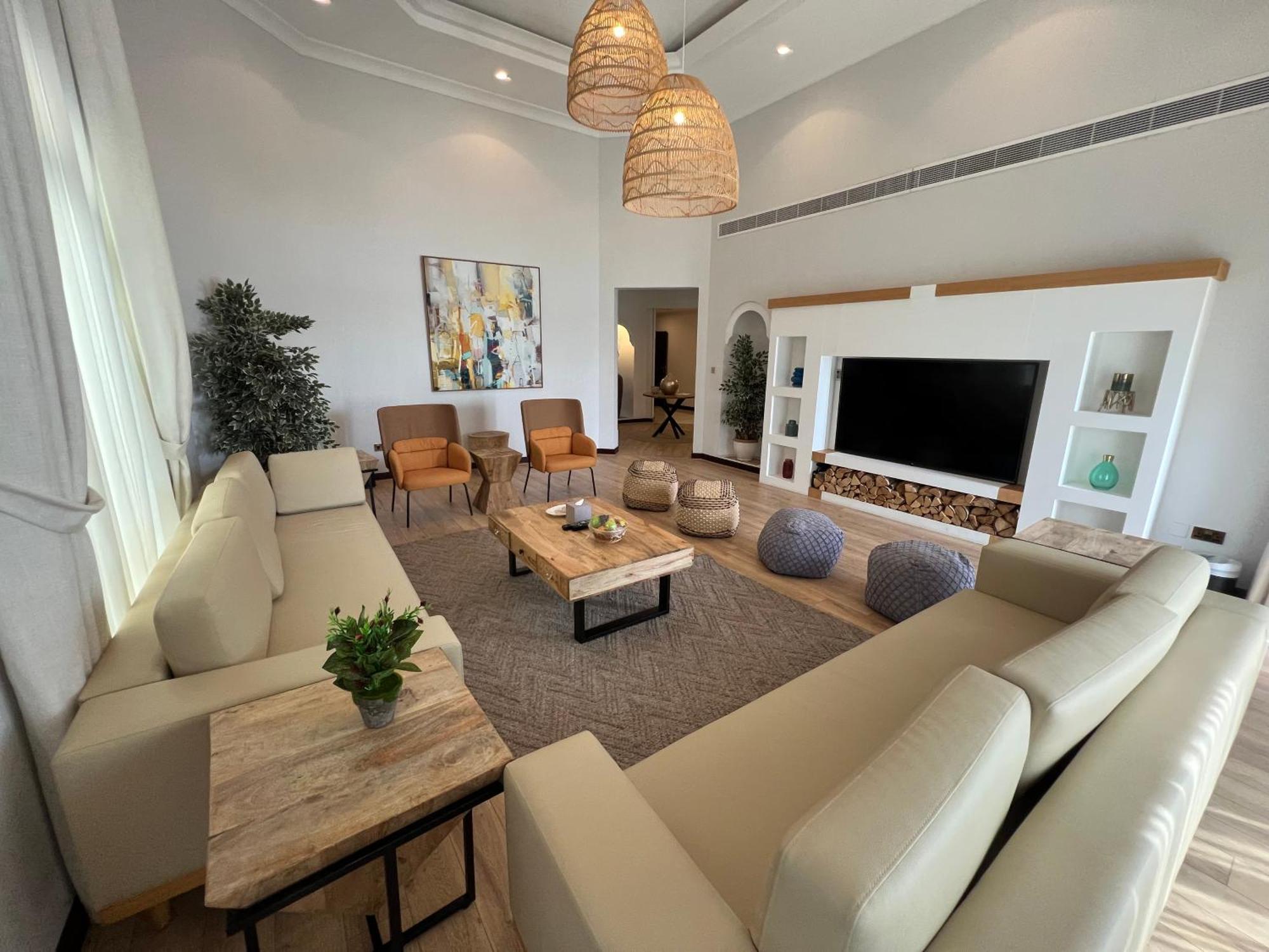Villa Living In Dubai