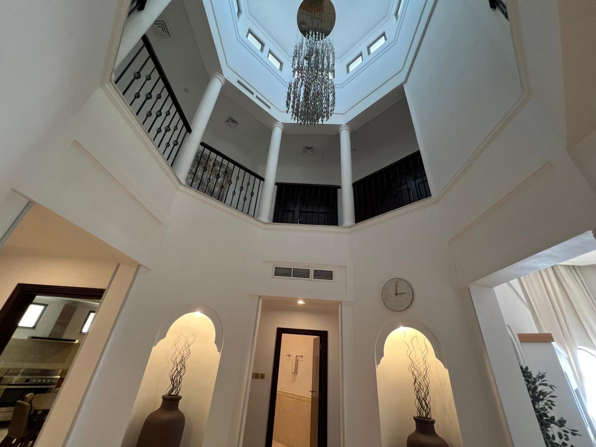 Villa Living In