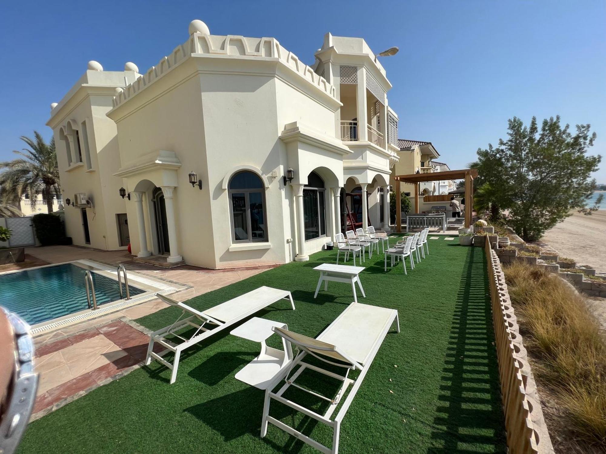 Living In Villa Dubai
