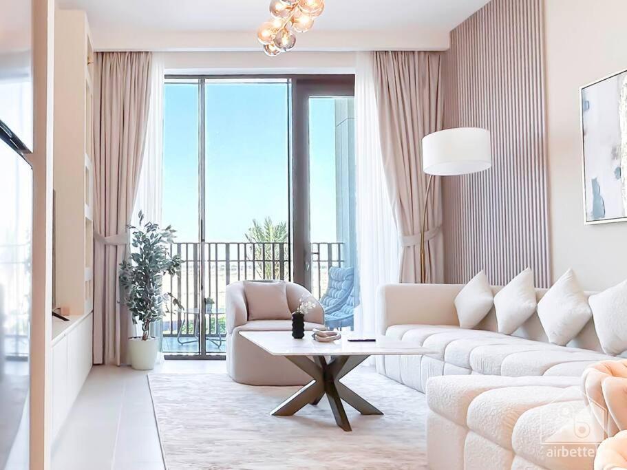 Amazing At Creek With Balcony & View Apartment *