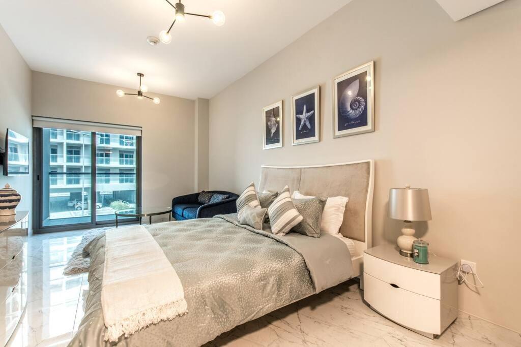 Premium Few Minutes To Expo Site Apartment *