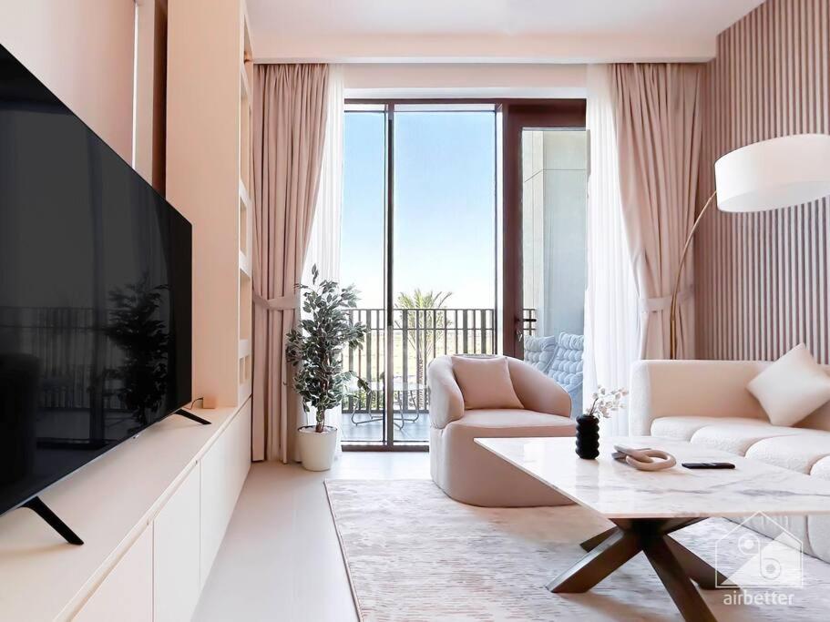 Amazing At Creek With Balcony & View Apartment Dubai