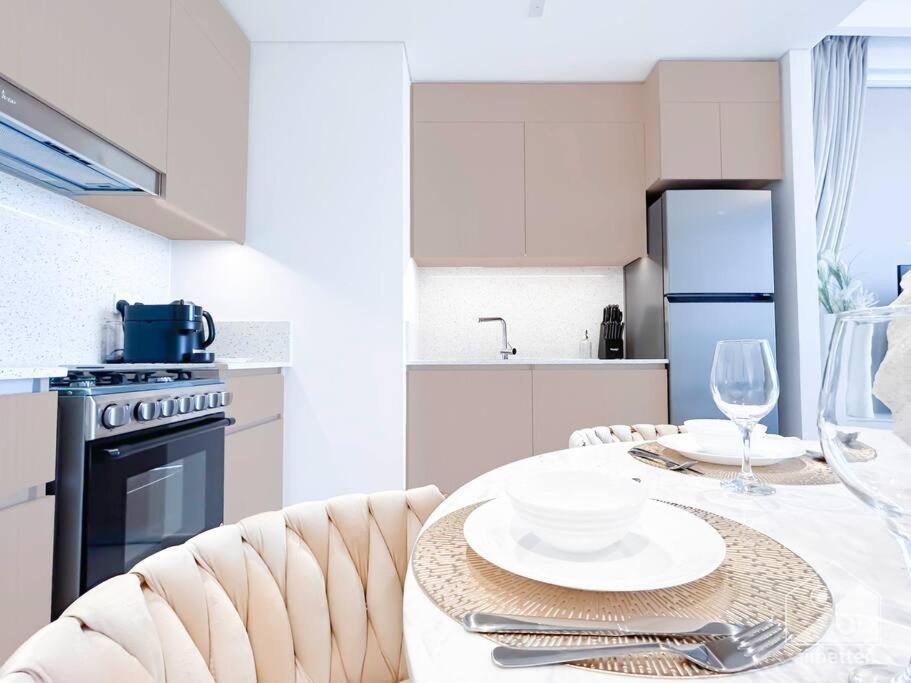 Amazing At Creek With Balcony & View Apartment Dubai