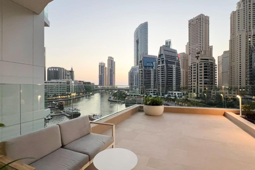 Stella Maris - Beachfront Premium 3 Bedroom Apartment Dubai