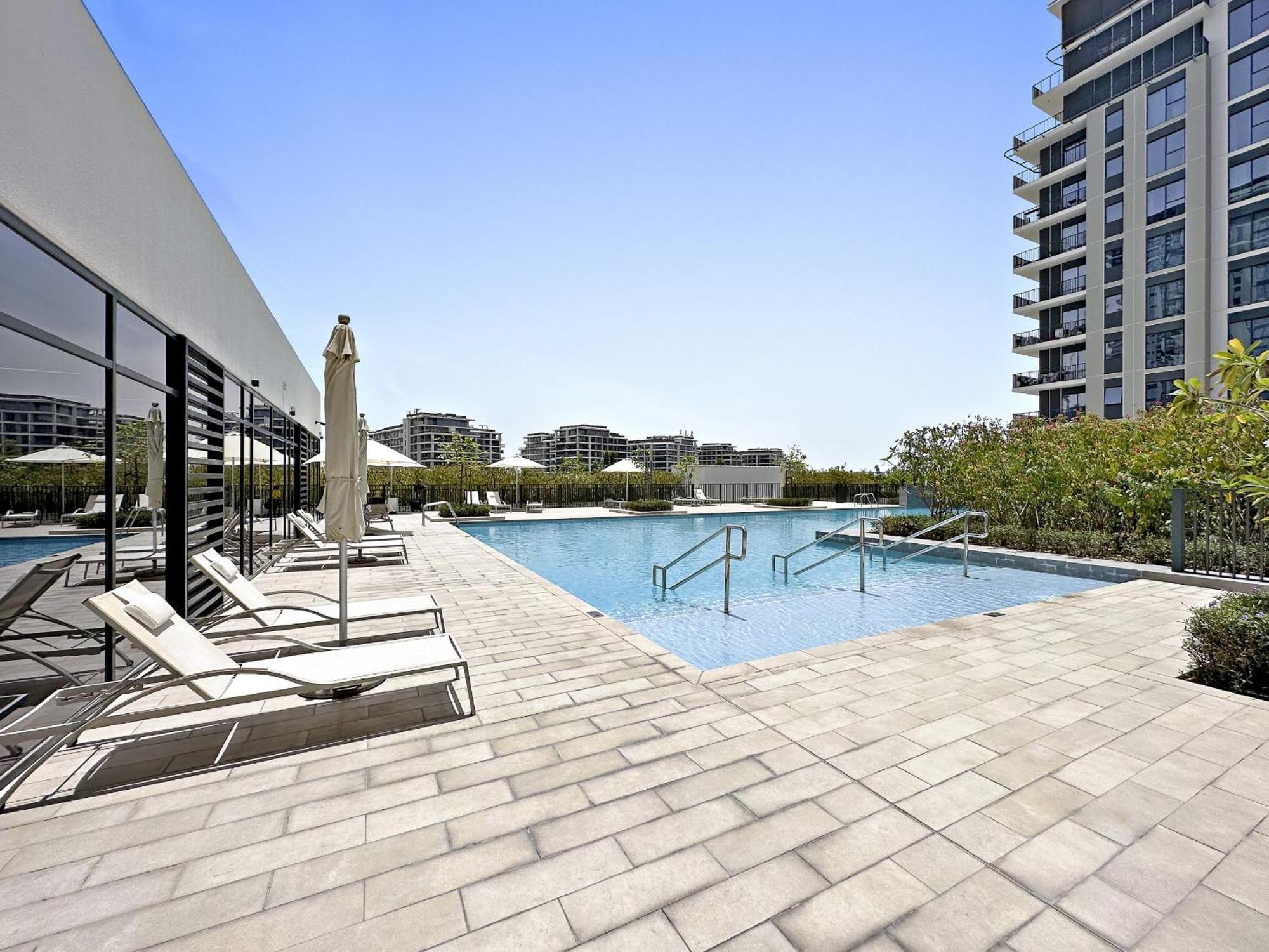 Apartment Vayk - Great Community 2bd Dubai