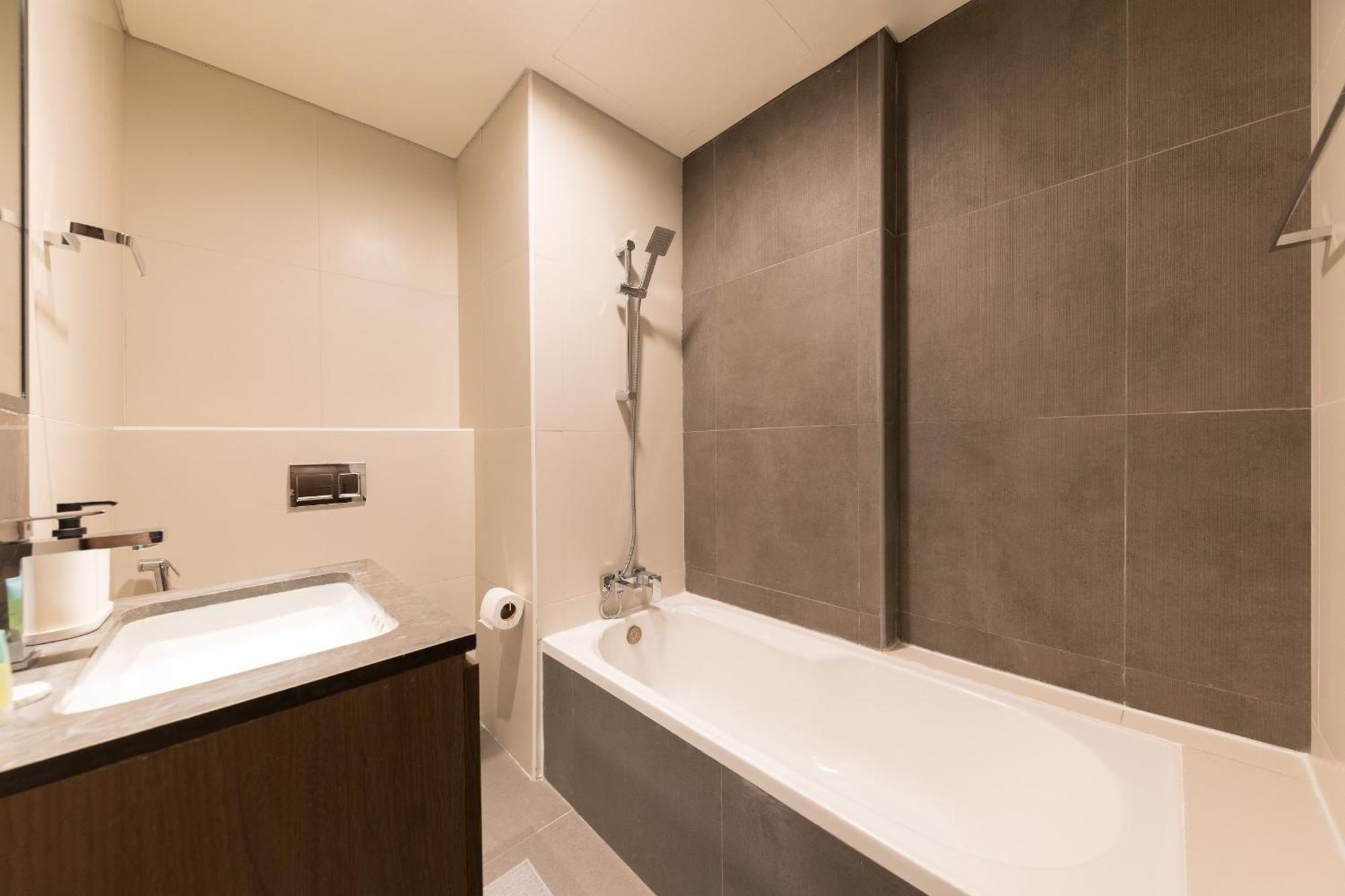 Splendid 1br In Living Garden Apartment Dubai