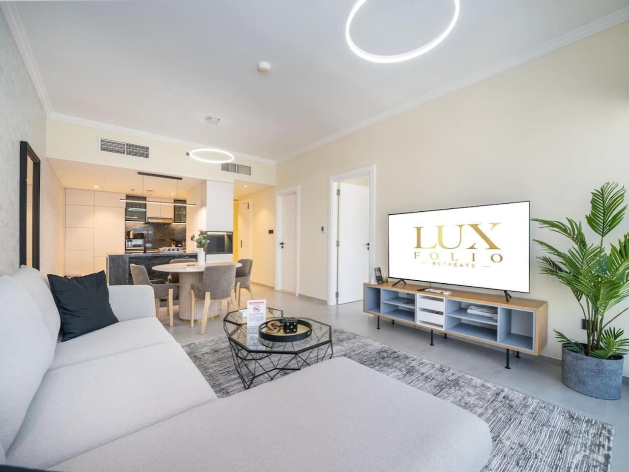Stylish Upgraded 1 Bedroom Marina Escape Apartment Dubai