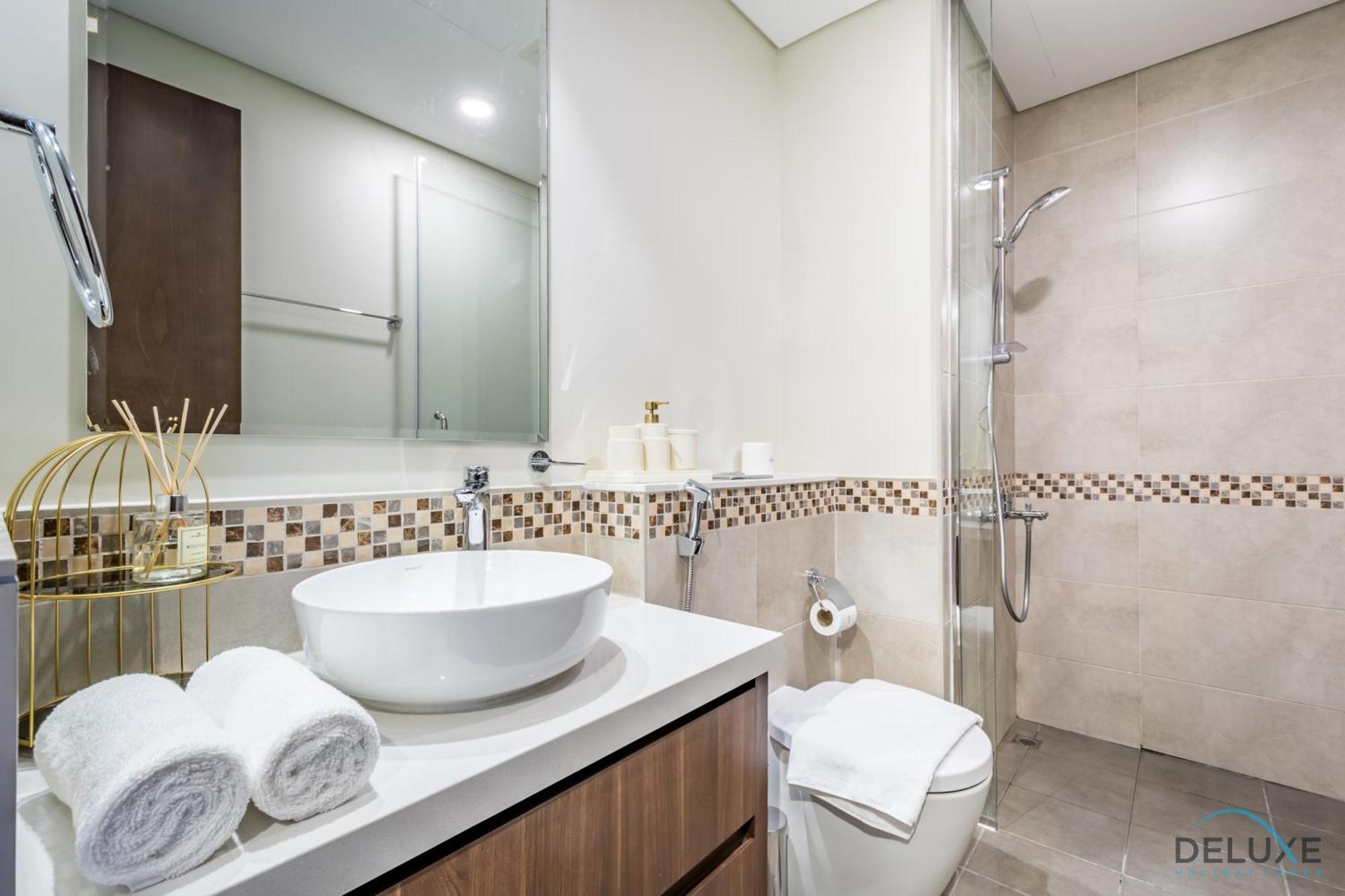 Calm 1br In Vera Tower, Business Bay By Deluxe Homes * Dubai
