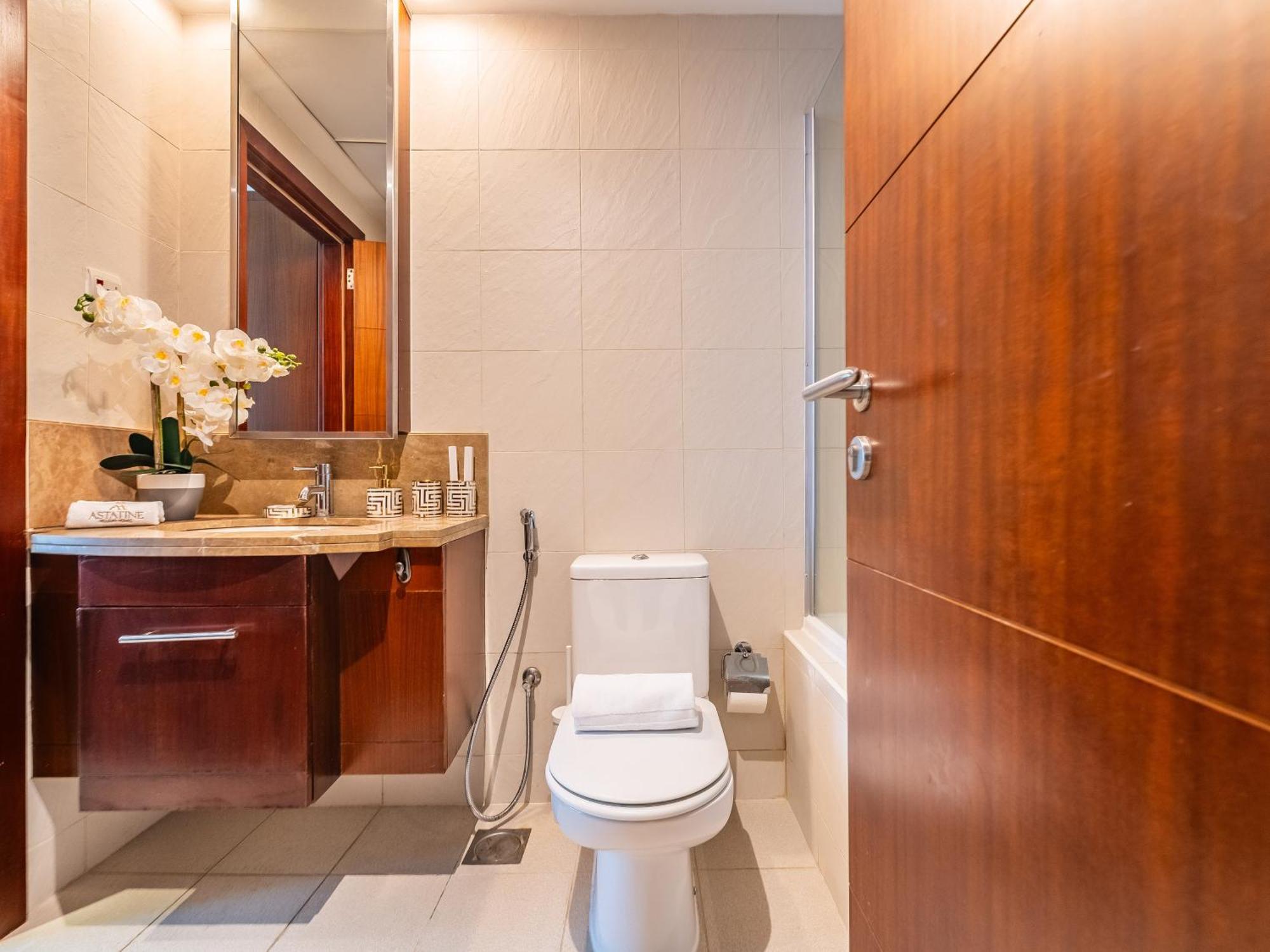 Tower Tranquility Standpoint Tower Apartment Dubai