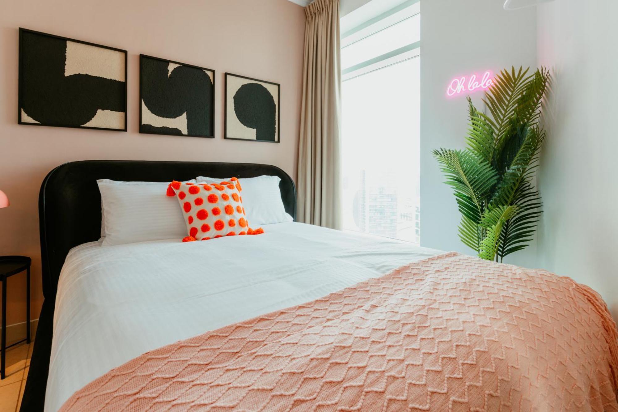 Stylish 2-bedroom Escape Near Mall Dubai