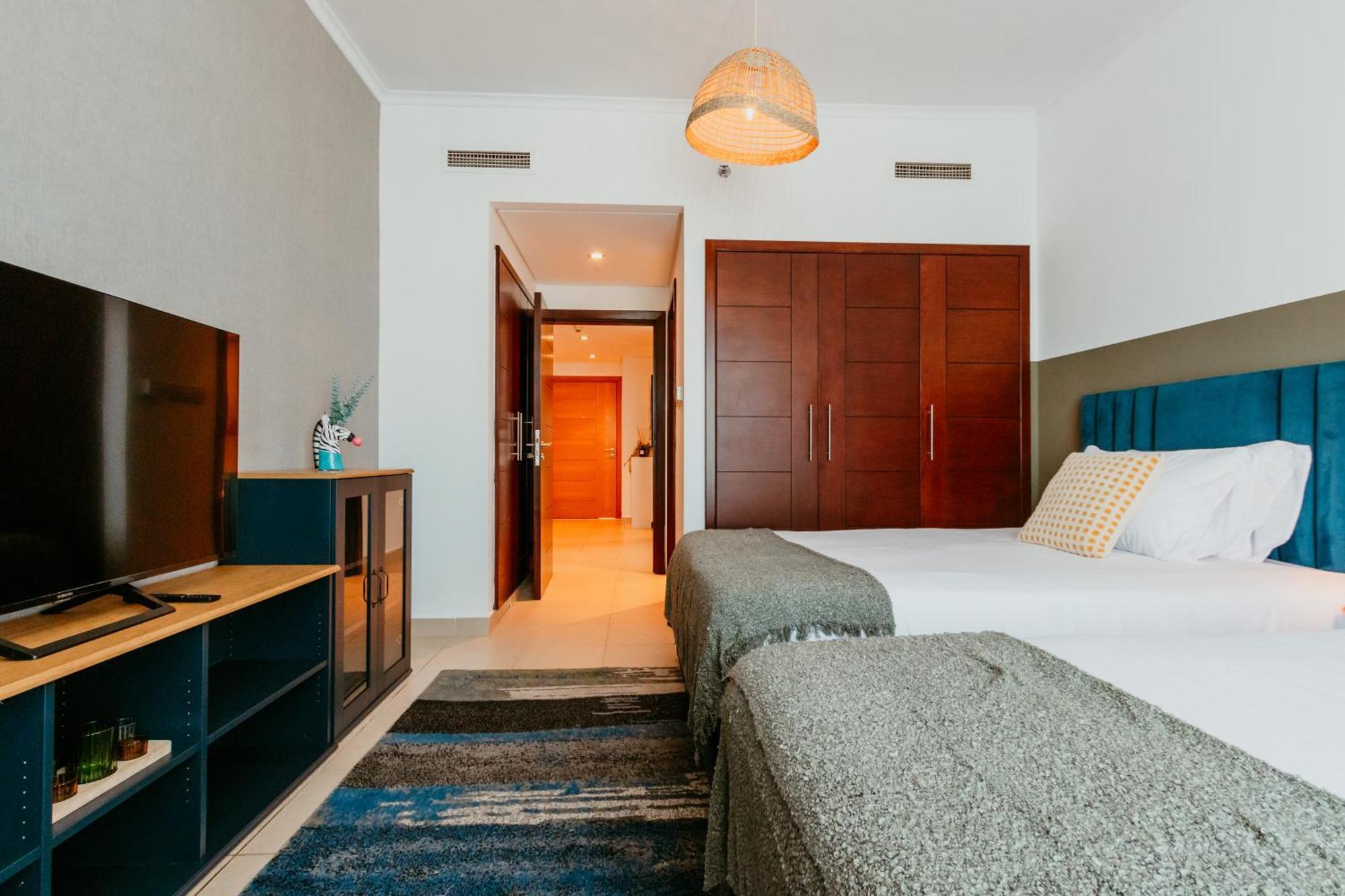 Stylish 2-bedroom Escape Near Mall