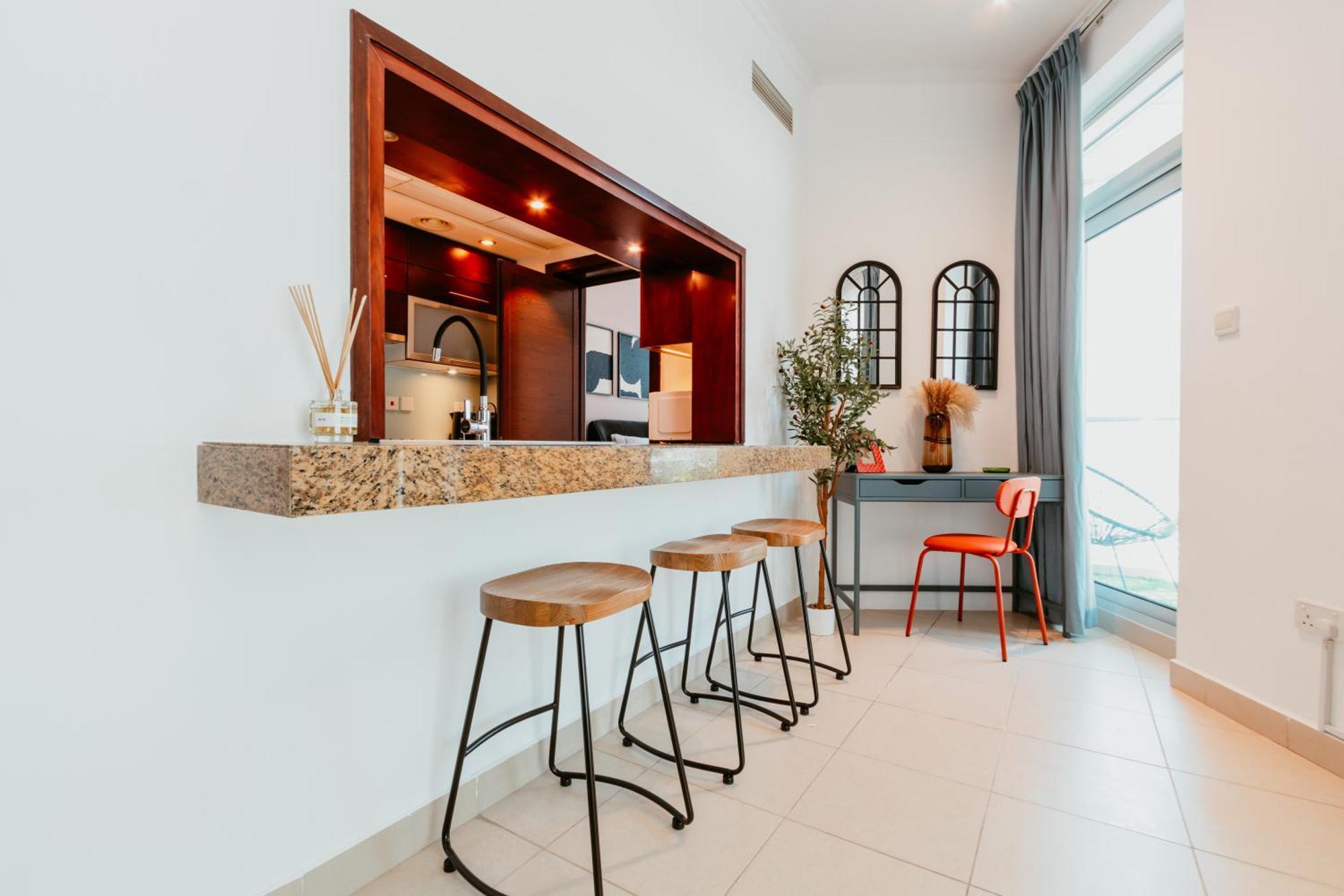 Stylish 2-bedroom Escape Near Mall Apartment Dubai