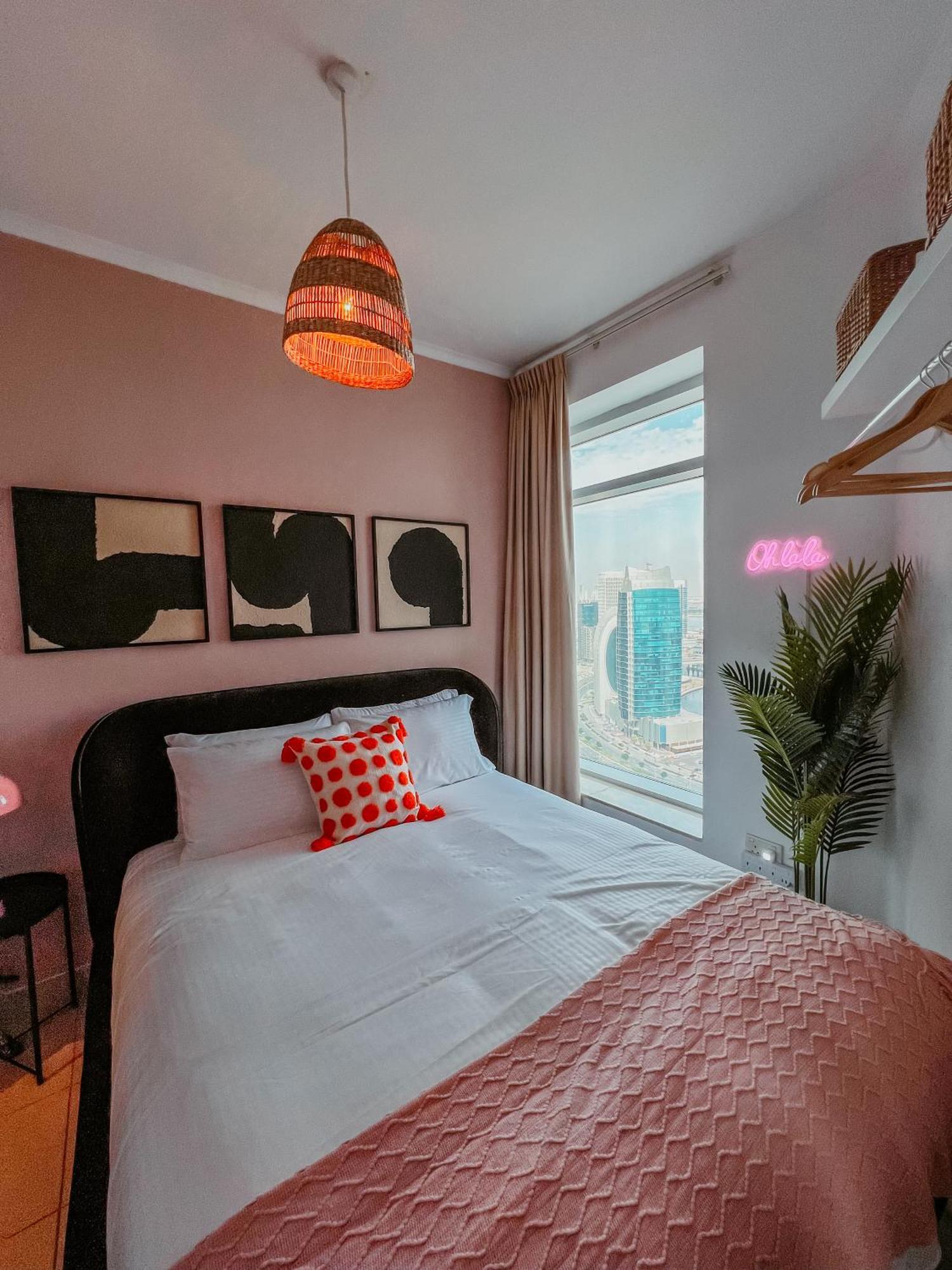 Stylish 2-bedroom Escape Near Mall Apartment Dubai