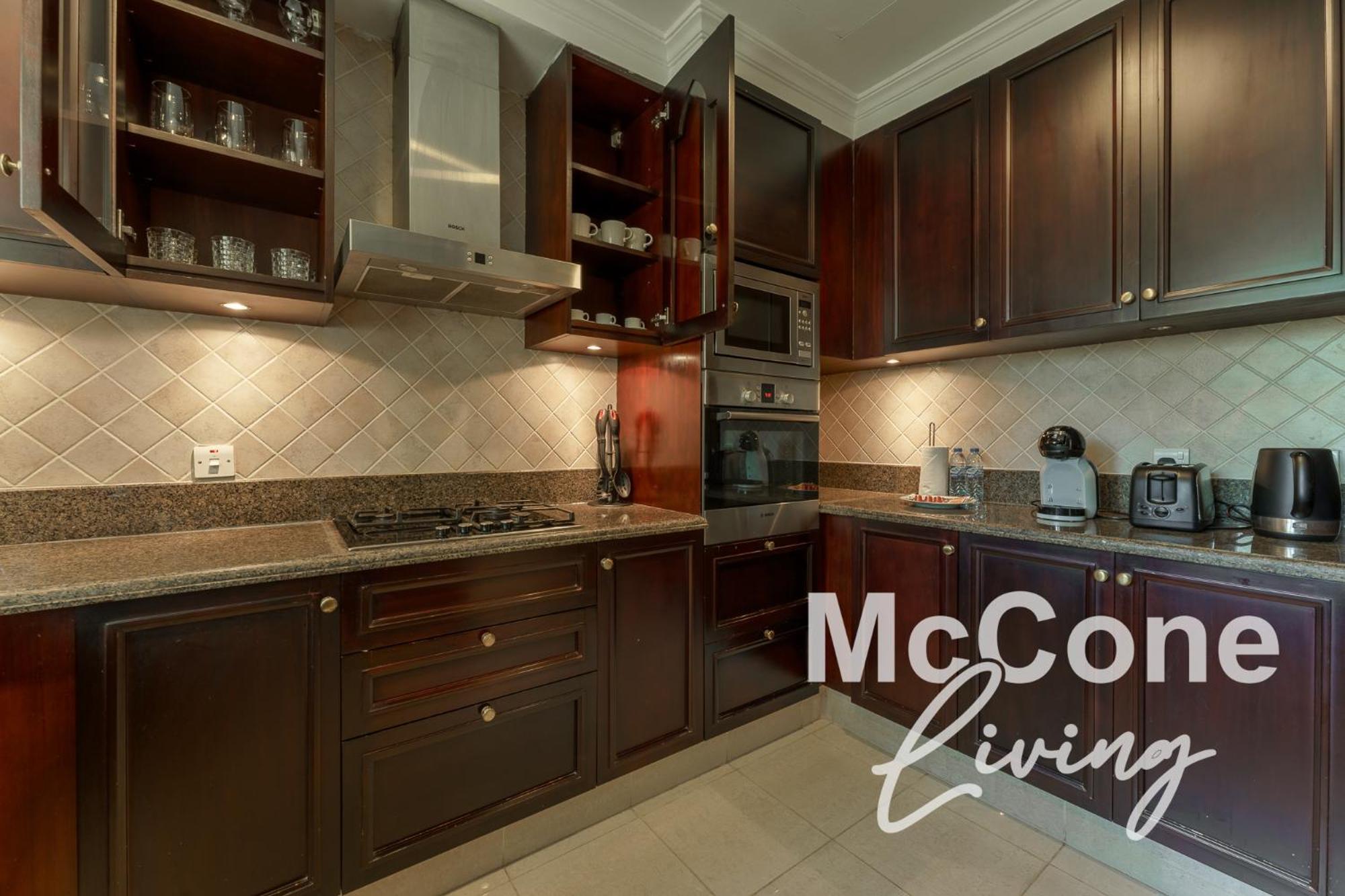 Apartment 1br In Downtown With Mall Access *
