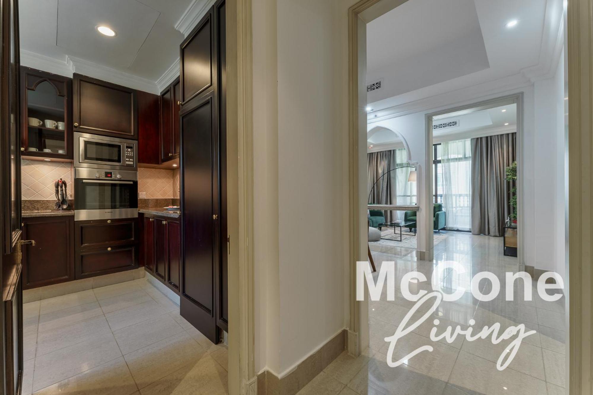 Apartment 1br In Downtown With Mall Access *