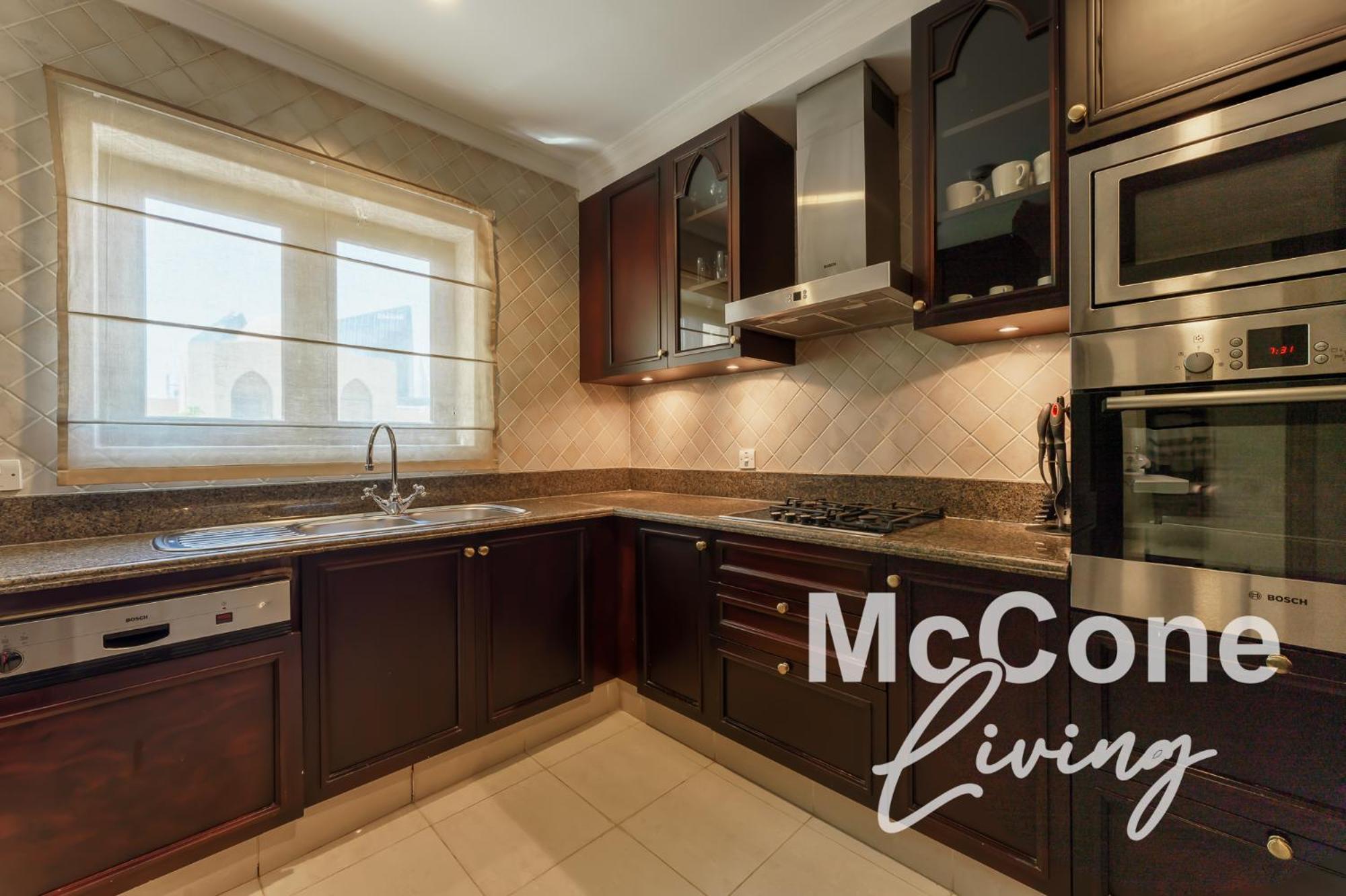 1br In Downtown With Mall Access *
