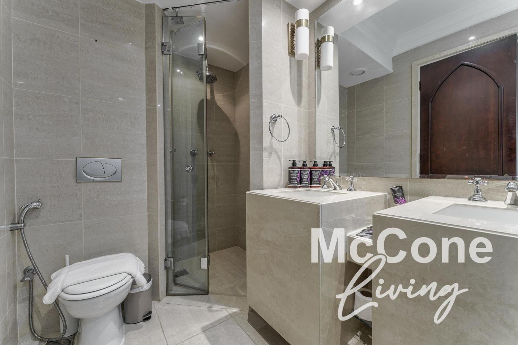 1br In Downtown With Mall Access * Dubai