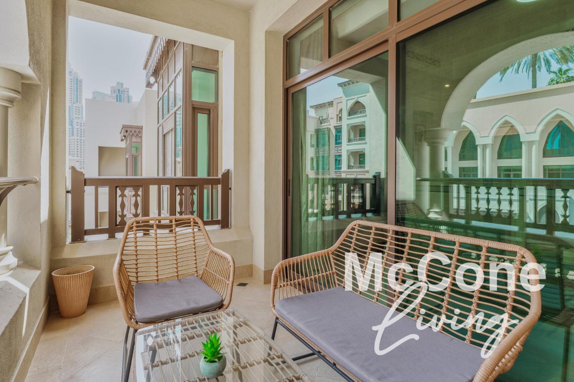 1br In Downtown With Mall Access * Dubai