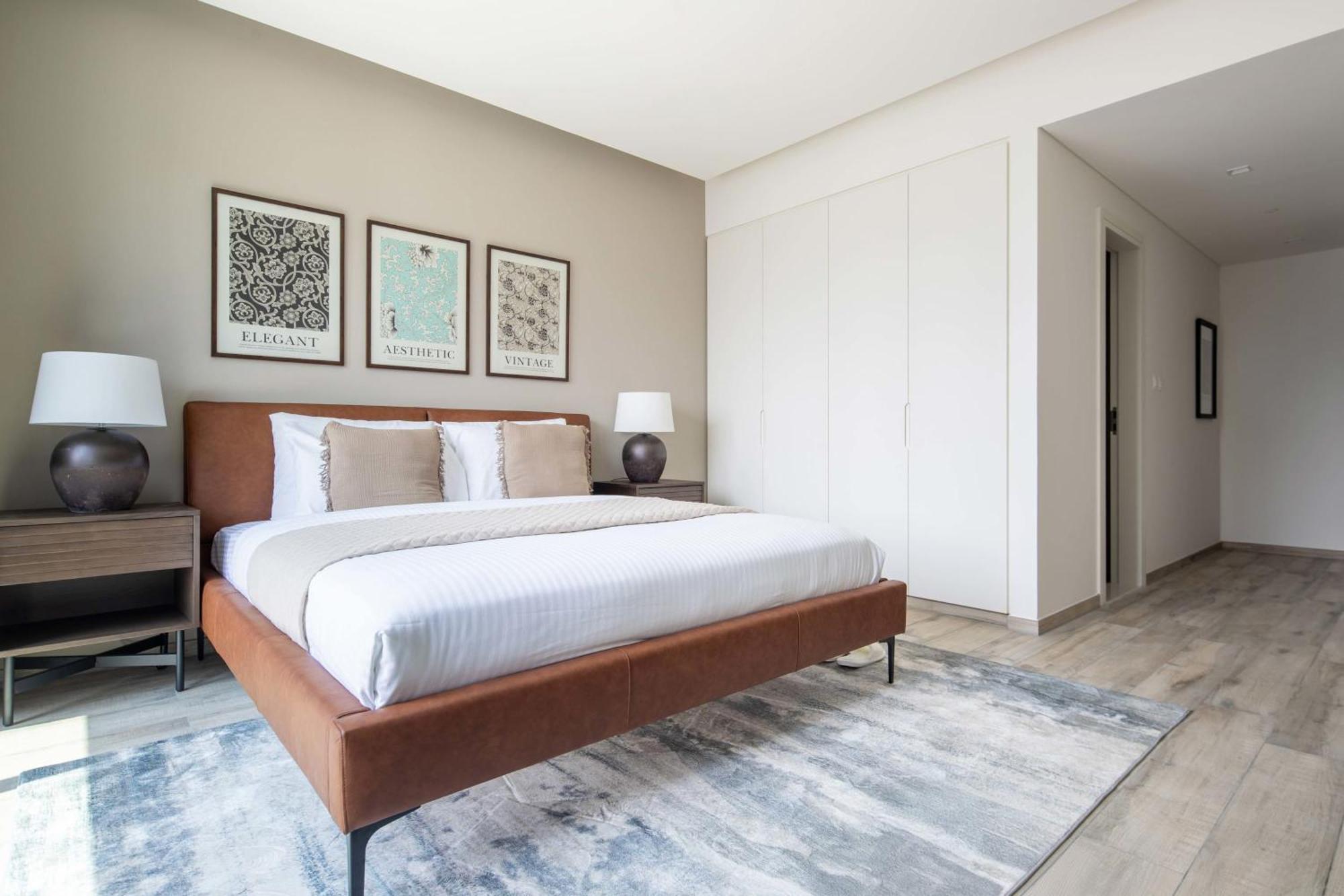 Frank Porter - Ahad Residences *
