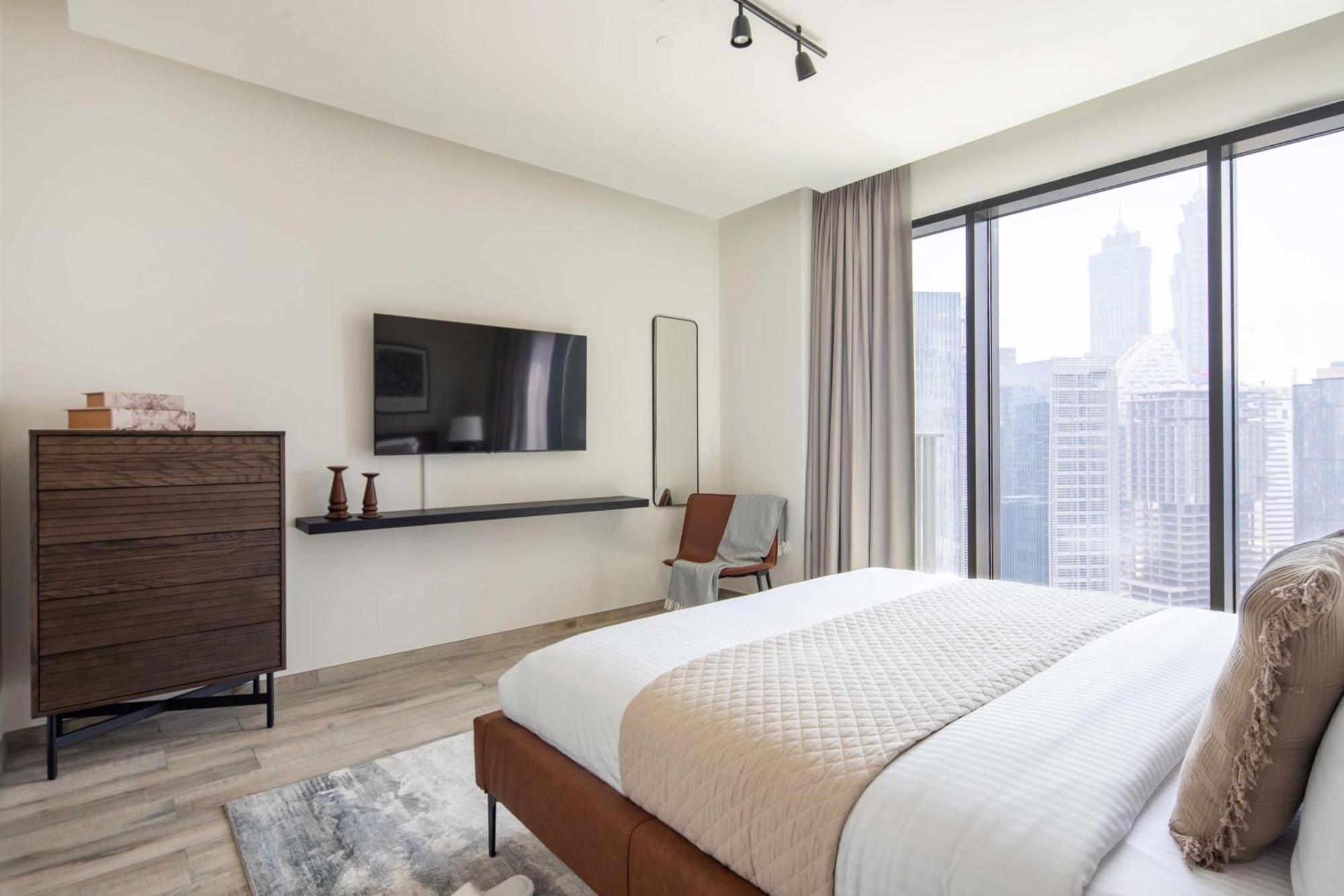 Frank Porter - Ahad Residences Apartment *
