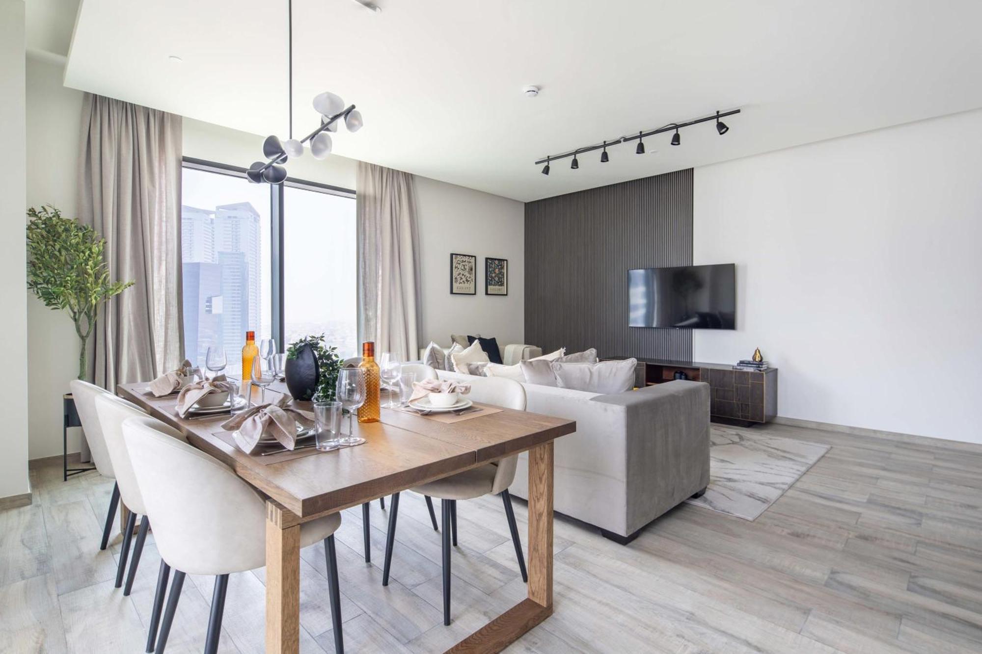 Frank Porter - Ahad Residences Apartment