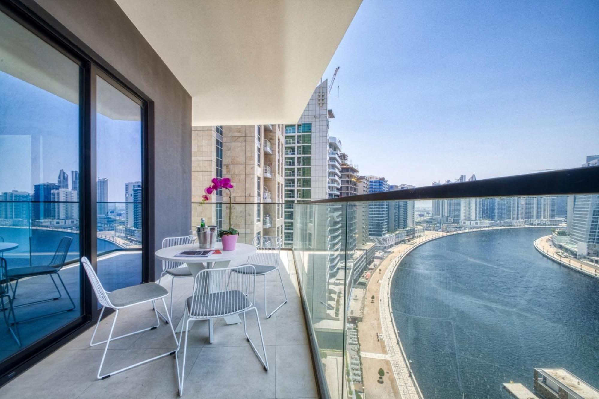 The Smart Concierge - Binghatti Canal Apartment *