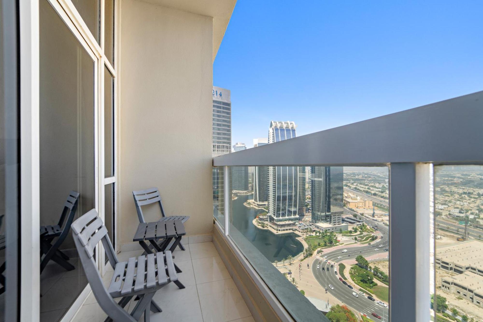 1br Minutes From Mall Of The Emirates *