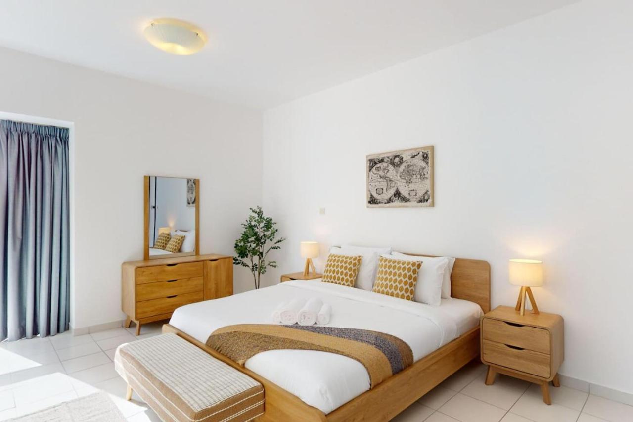 Apartment Marina Tower - Chic One Bedroom *