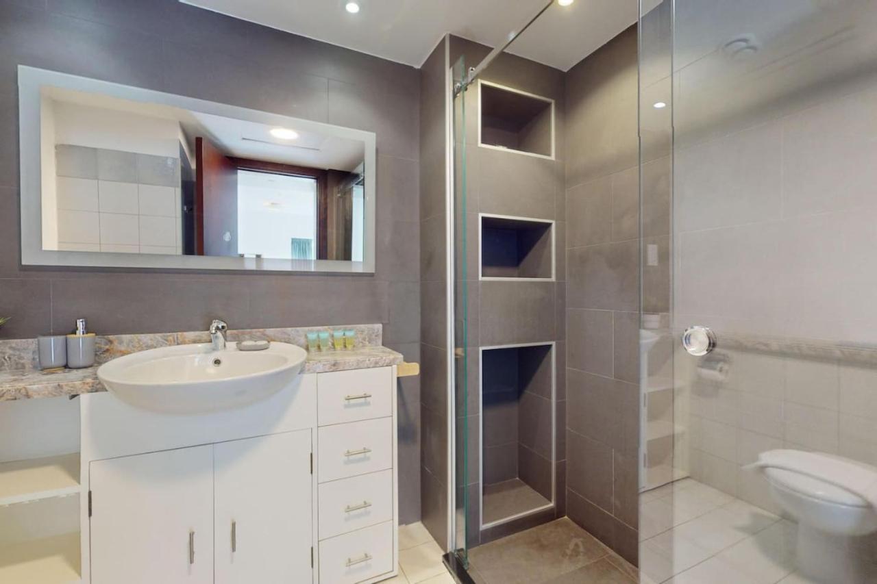 Marina Tower - Chic One Bedroom Dubai