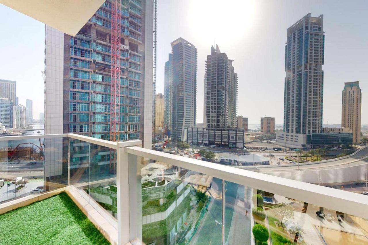 Marina Tower - Chic One Bedroom