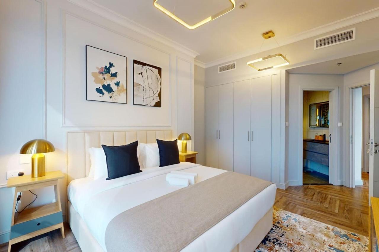 Torch Tower - Fashionable Two Bedroom Apartment