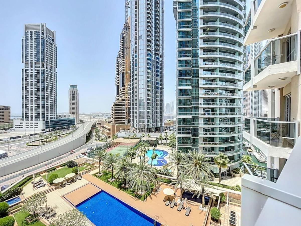 Marina Tower - Chic One Bedroom Apartment *