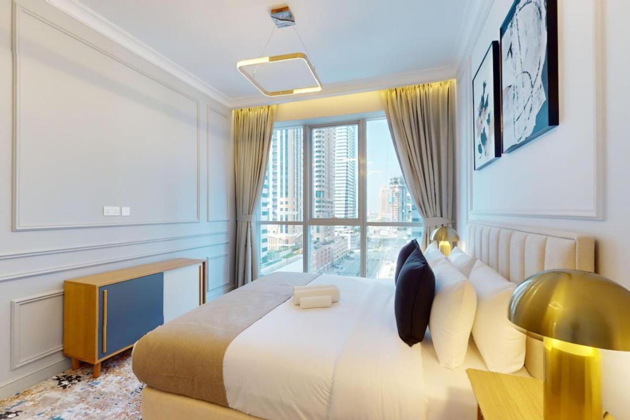 Torch Tower - Fashionable Two Bedroom Apartment Dubai