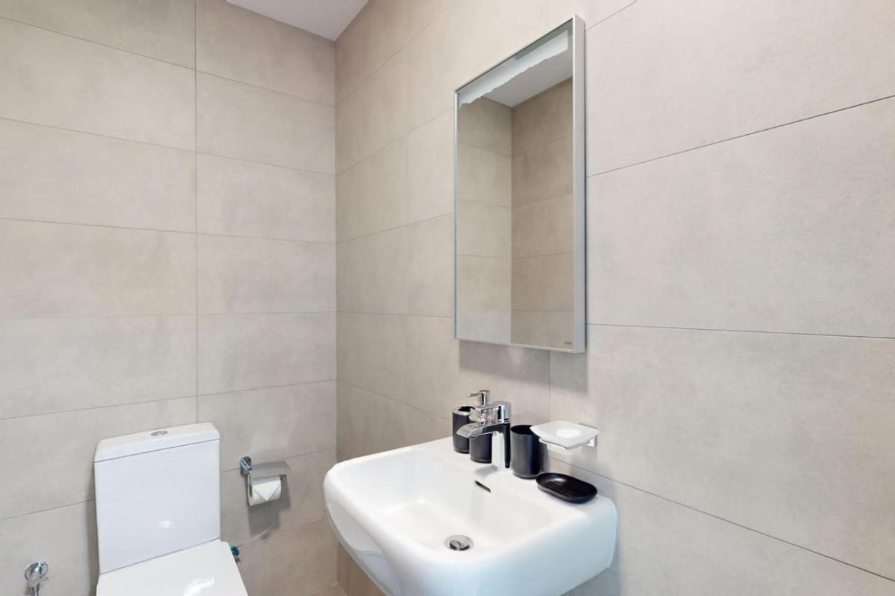 Uni Estate - Modern One Bedroom Apartment Dubai