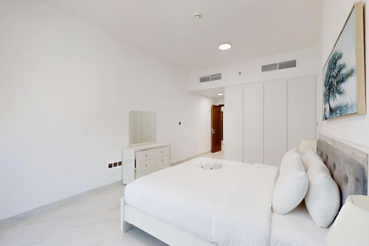 Uni Estate - Modern One Bedroom *