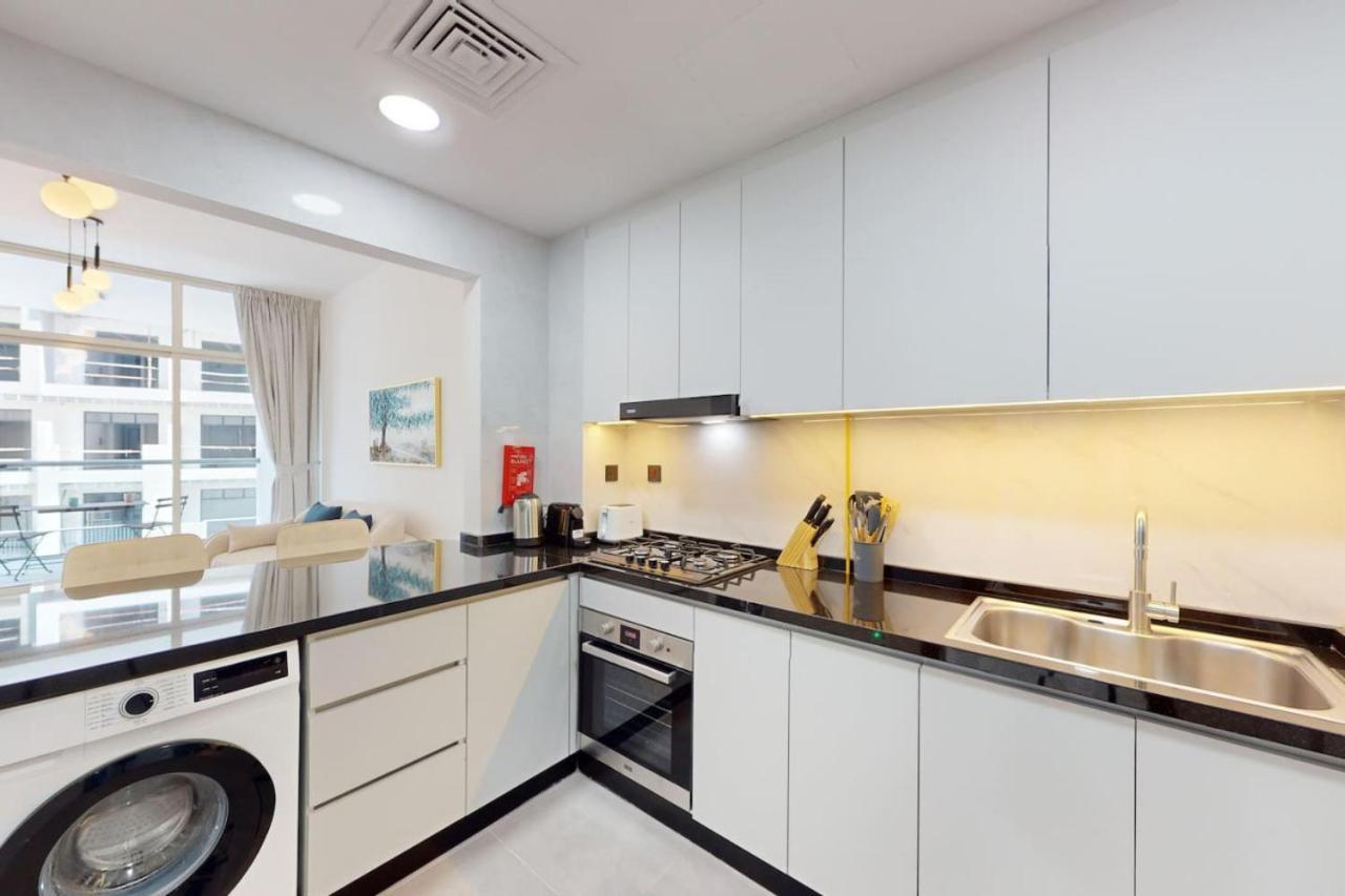 Uni Estate - Modern One Bedroom * Dubai