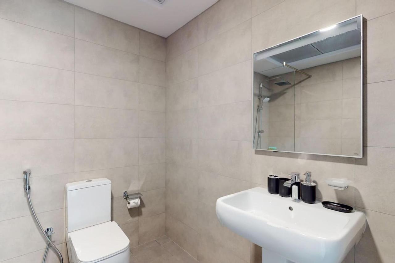 Uni Estate - Modern One Bedroom Apartment *