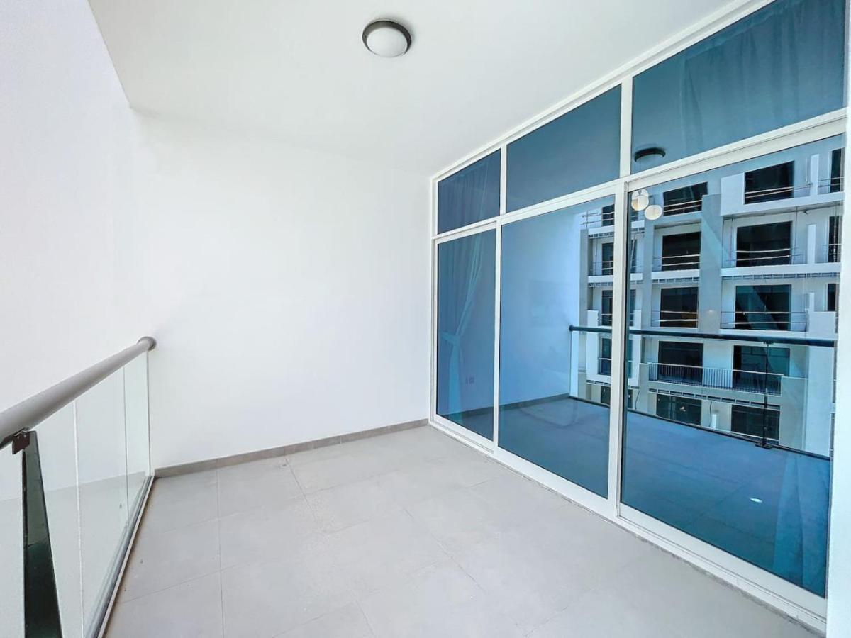 Uni Estate - Modern One Bedroom *