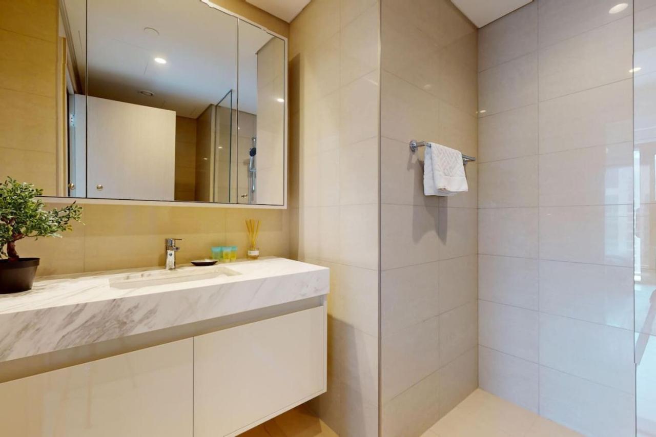 Burj Royale - Two Bedroom Dubai
