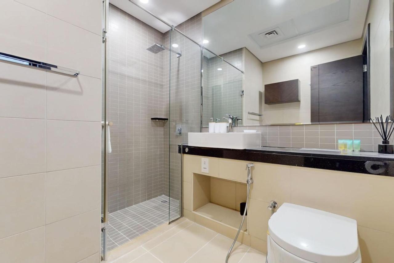 Apartment Silverene Tower B - Exciting Two Bedroom *