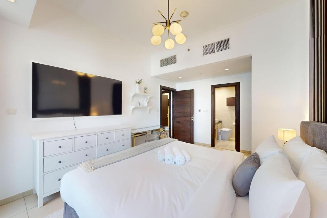 Silverene Tower B - Exciting Two Bedroom Apartment Dubai