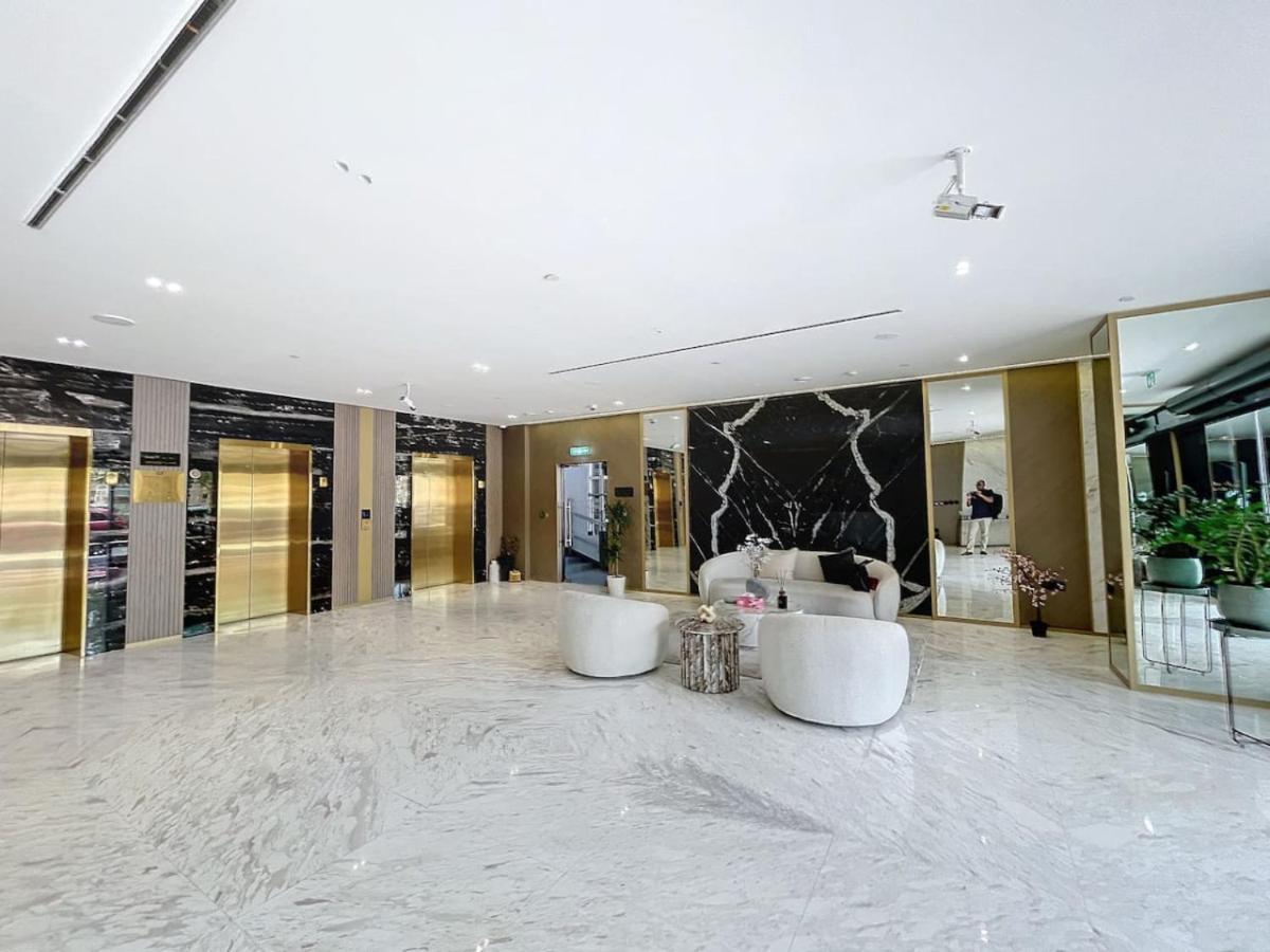 Binghatti Crest - Serene One Bedroom Apartment Dubai