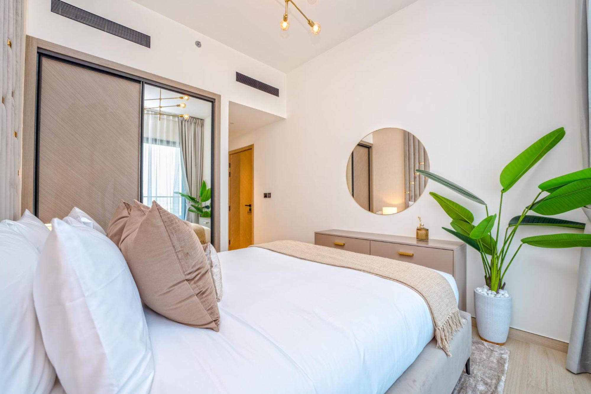 Easygo - Binghatti Heights 1br Comfortable Apartment