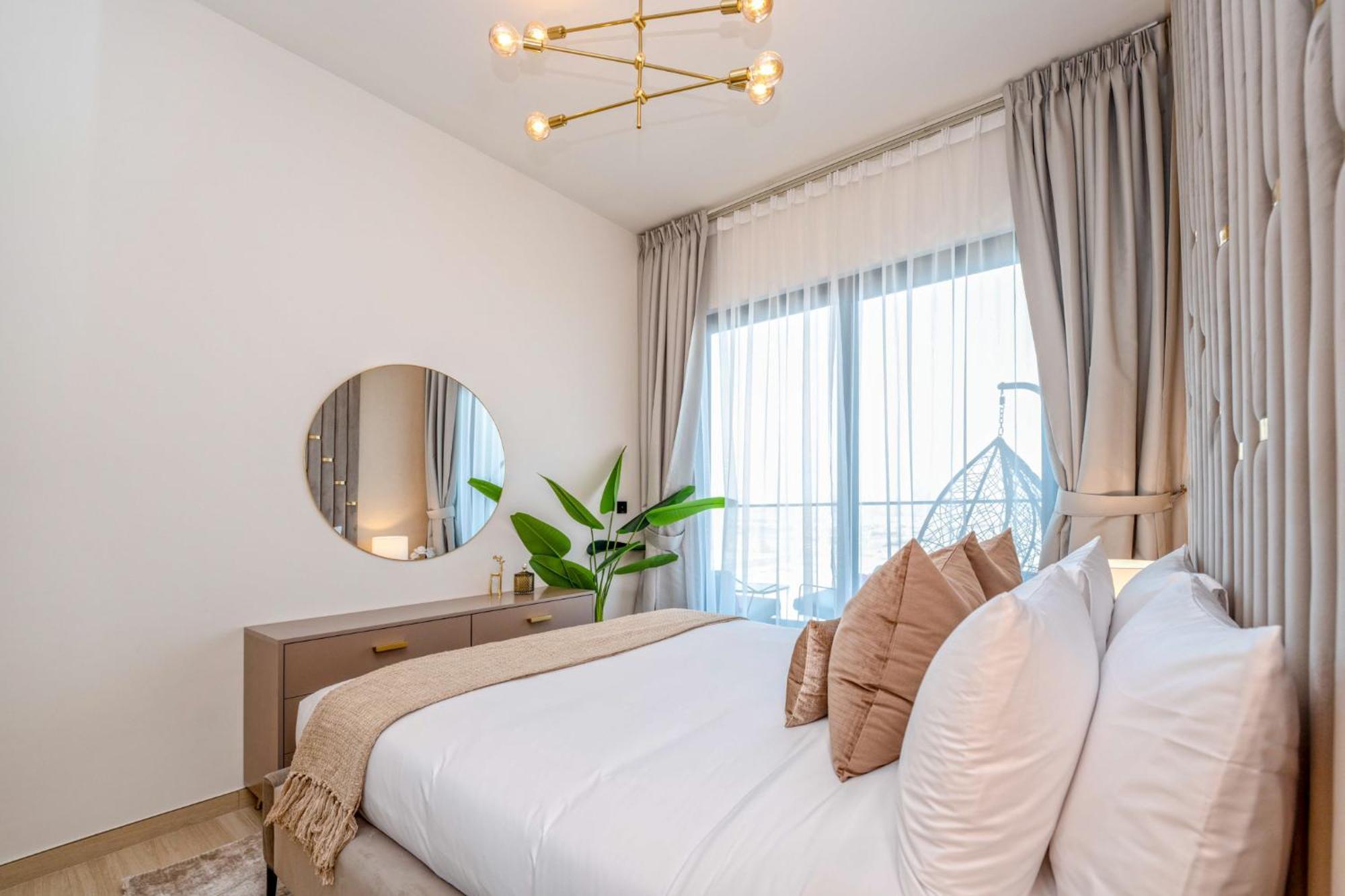 Easygo - Binghatti Heights 1br Comfortable Apartment