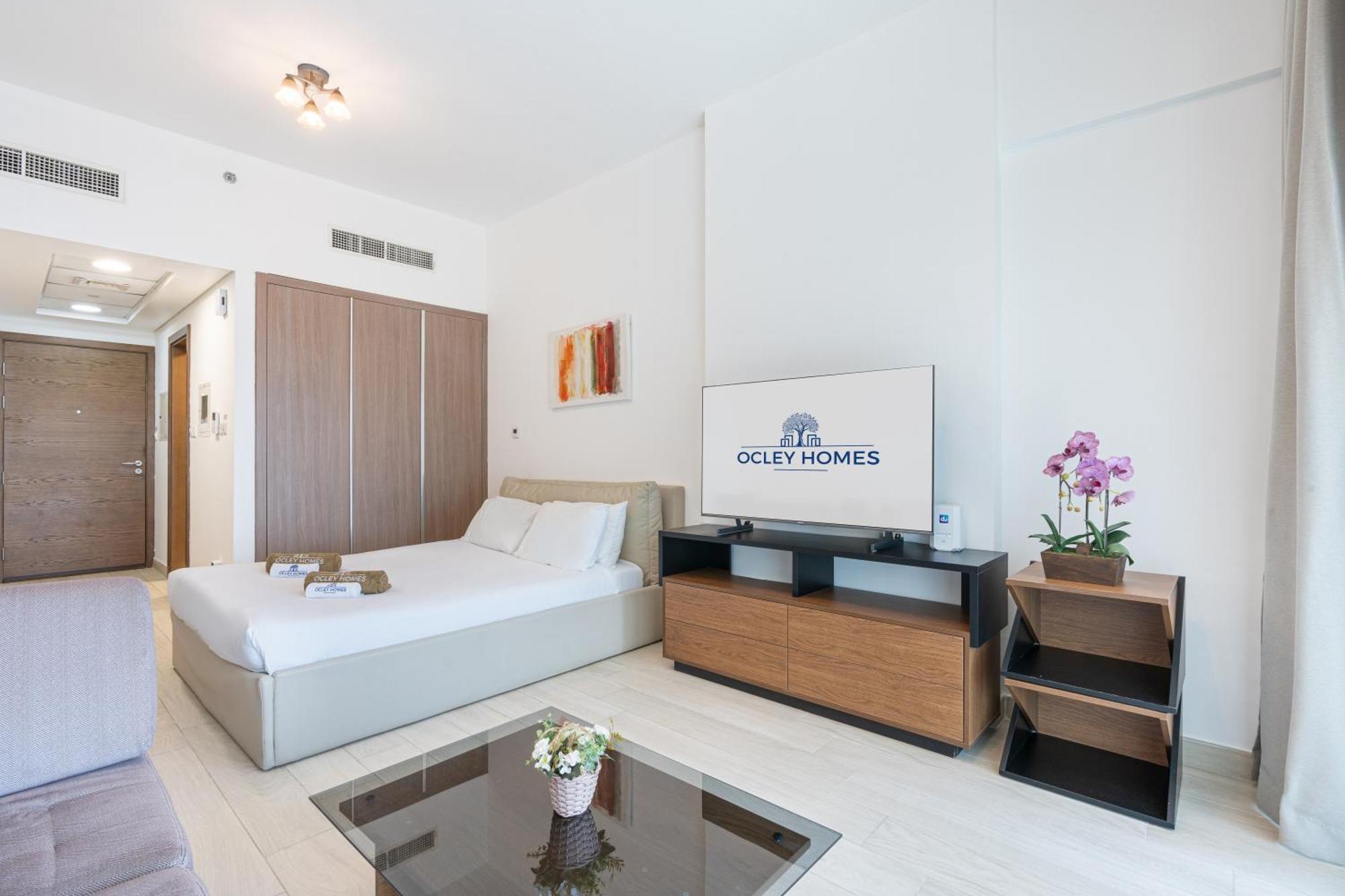 Apartment Elegant In Al Jaddaf With Roof Pool