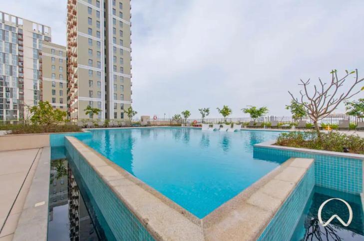 Oraya - Stylish 2br In Socio Tower 2 With Pool View Apartment Dubai
