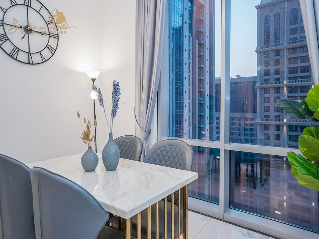 Apartment Modern High Floor Canal View1 Bhk