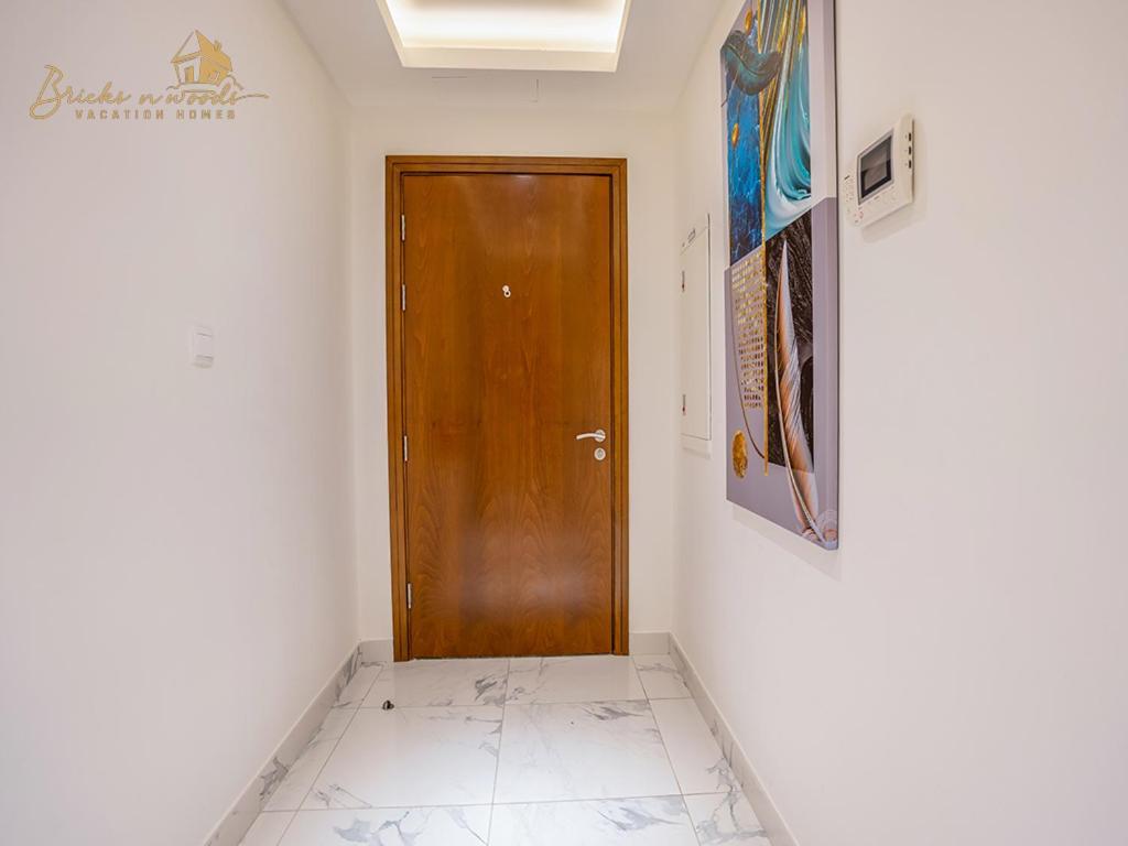 Modern High Floor Canal View1 Bhk * Dubai